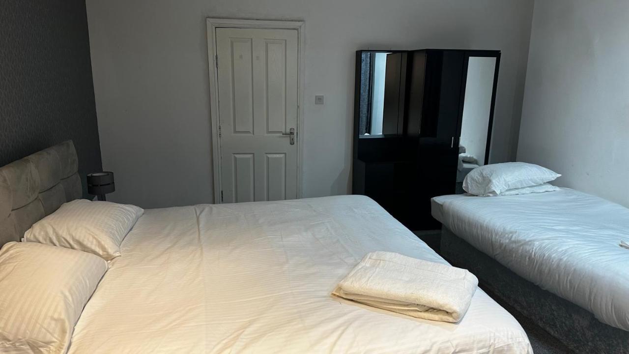 The Pleasant House Appartamento Manchester Esterno foto